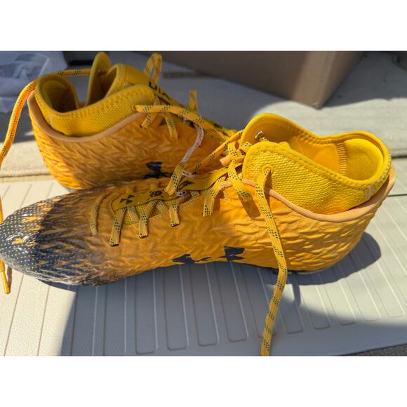 Under Armour Spotlight 4 MC Football Cleat Yellow Black Men’s SZ 13 3027977-700 main image 4